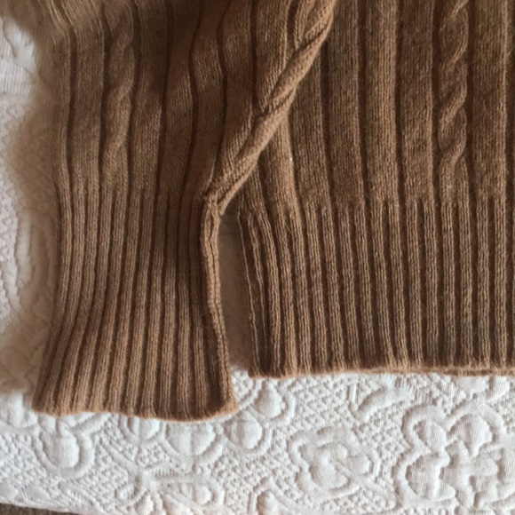 Vintage cable knit sweater.... - Picture 5 of 5